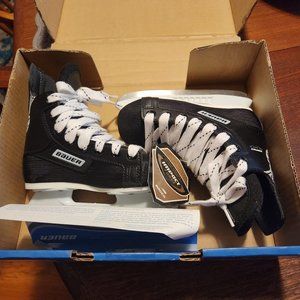 Youth hockey skates